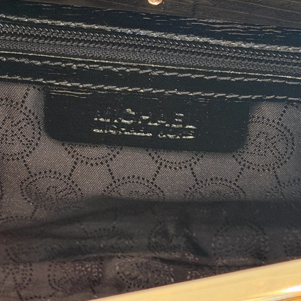 Michael Kors Black Shoulder Bag with Gold Chain - Picture 4 of 7